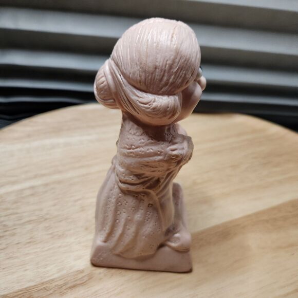 Vintage 1970 R&W Berries “World’s Best Mother” Figurine – Pink Resin - Picture 7 of 8